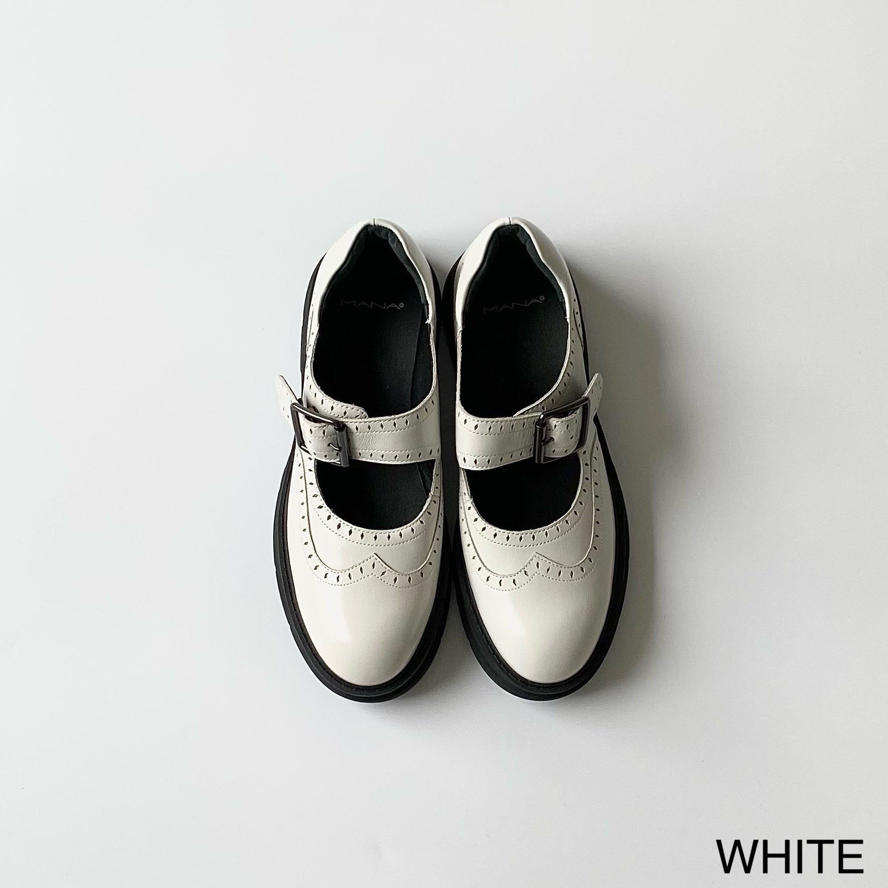 WHITE / 35 (22.5cm)