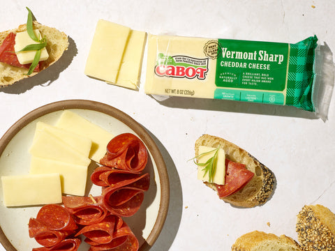 Vermont Sharp Cheese with Pepperoni