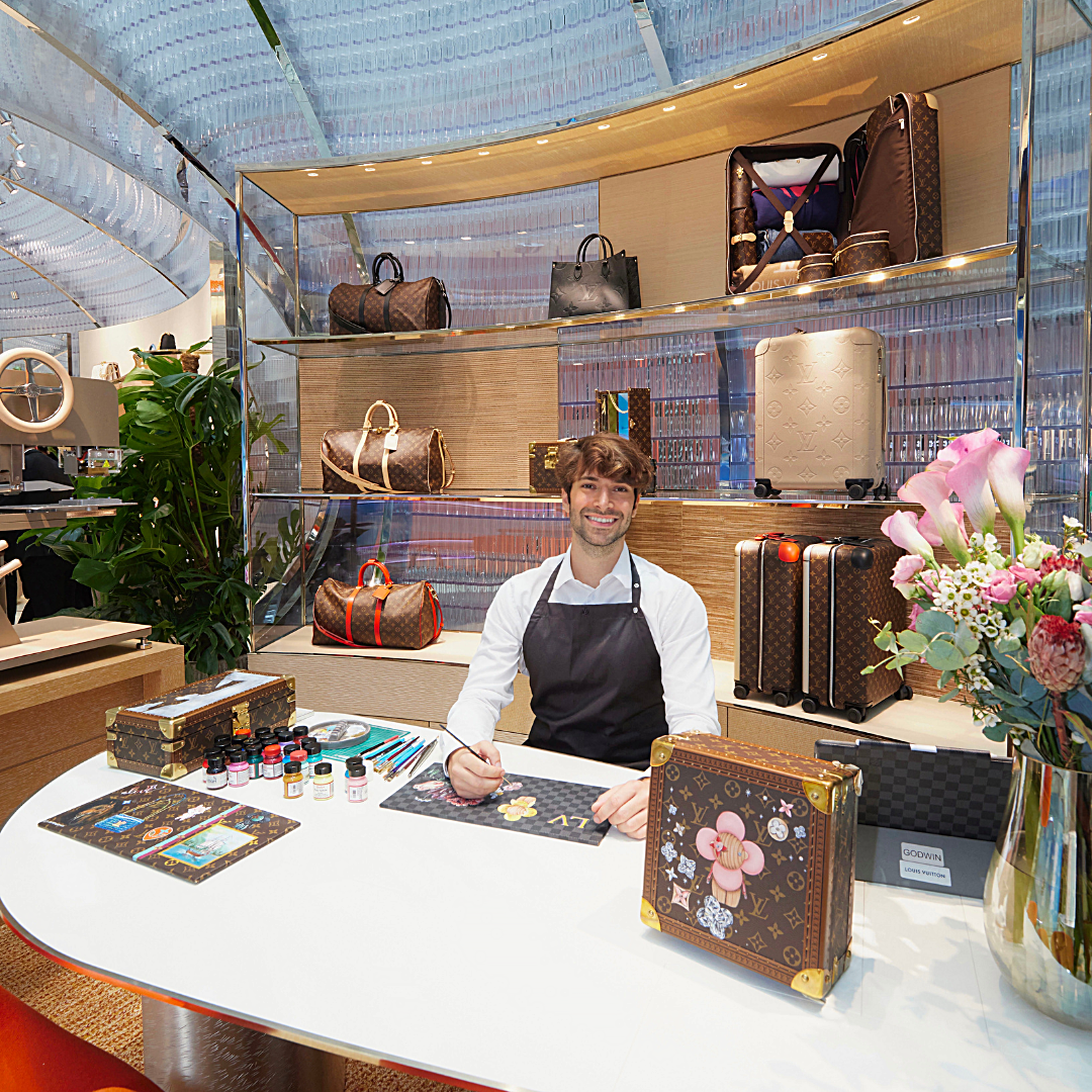 Pop-up store for Louis Vuitton jewelry and watches in the Dubai Mall