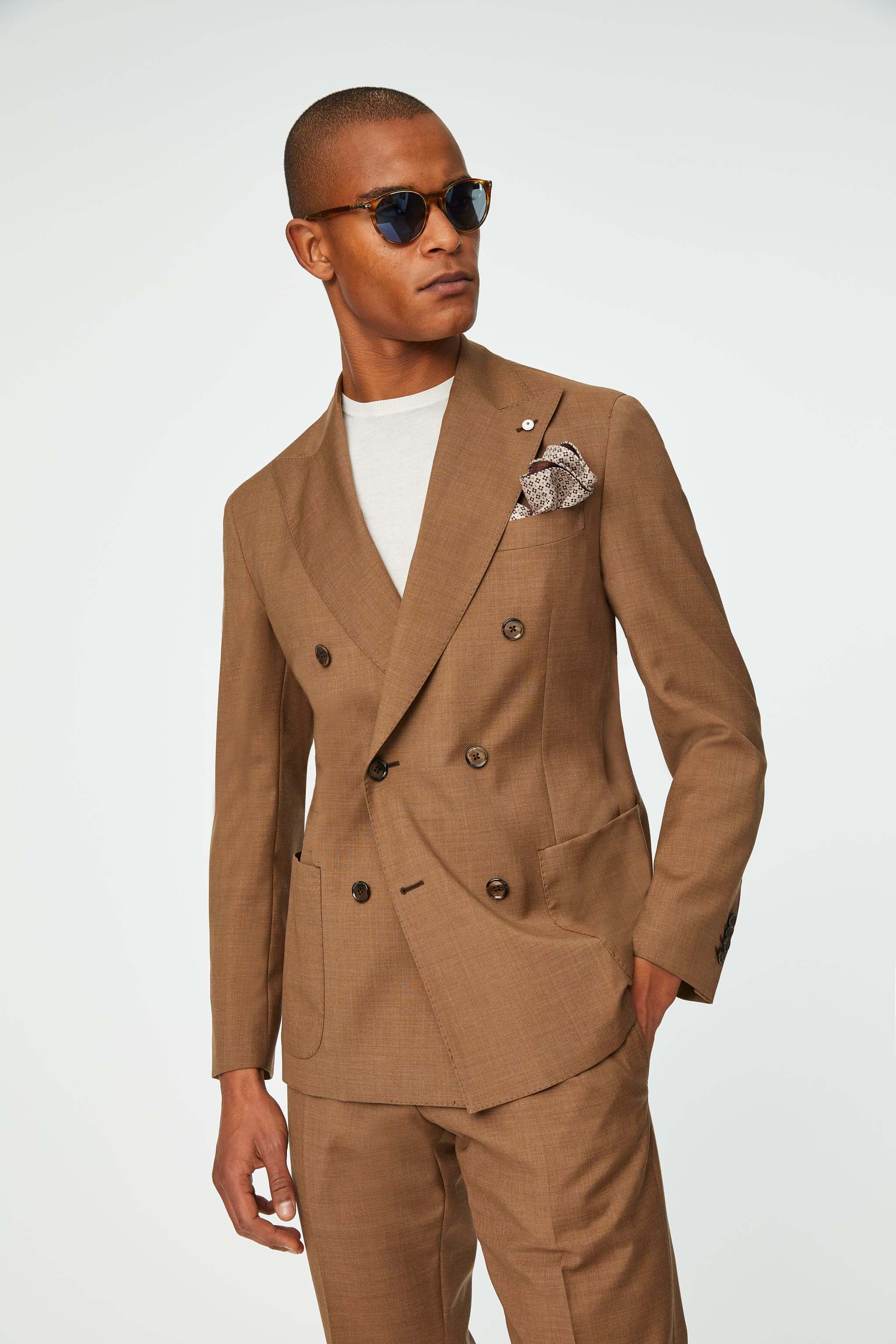 Garment-dyed TOM suit in hazelnut