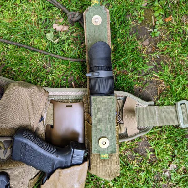 Pirschausrüstung - Molle-Tasche für das Monokular und das Safariholster für die Glock.