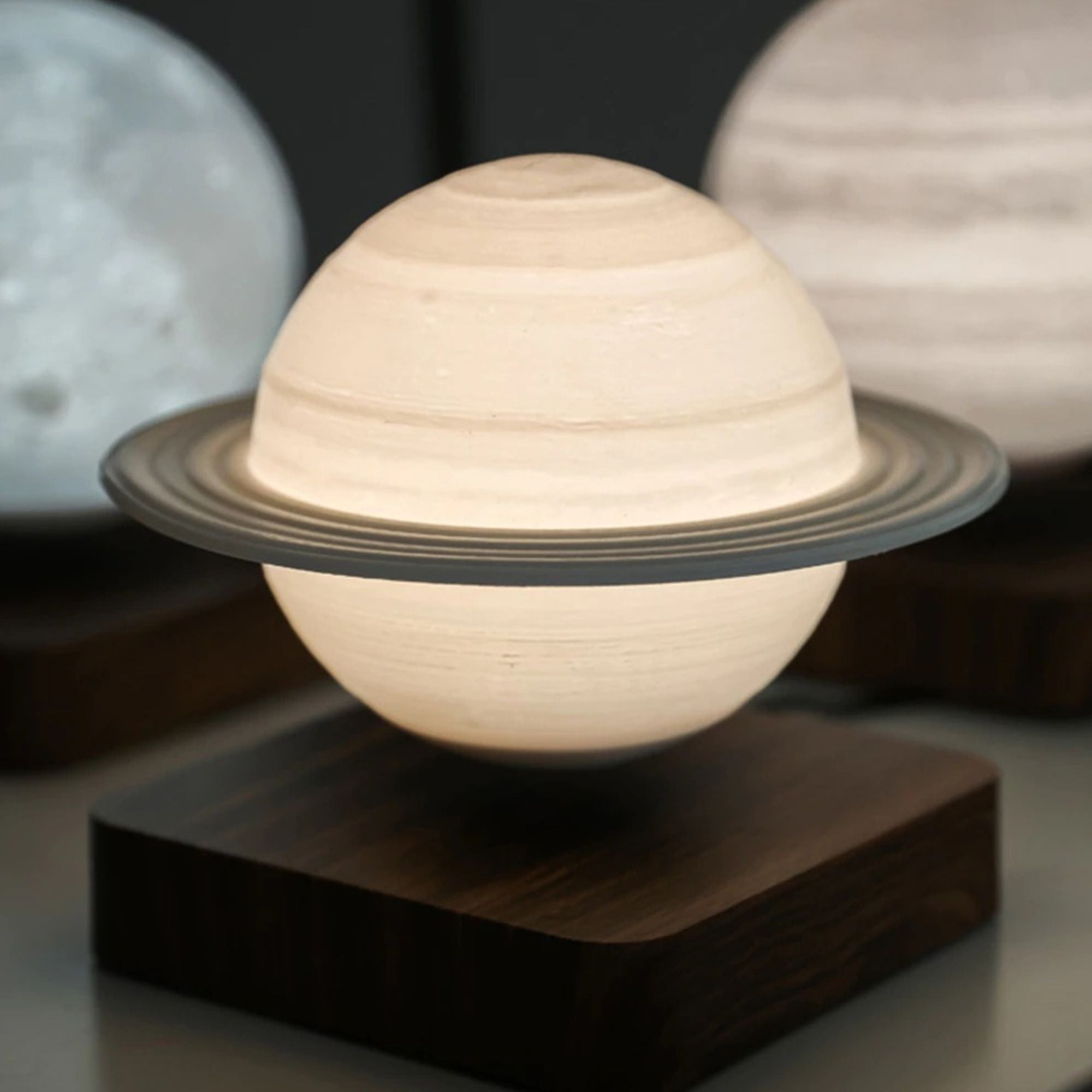 Anti-Gravitational Saturn Night Lamp - InstaWhim Express product image