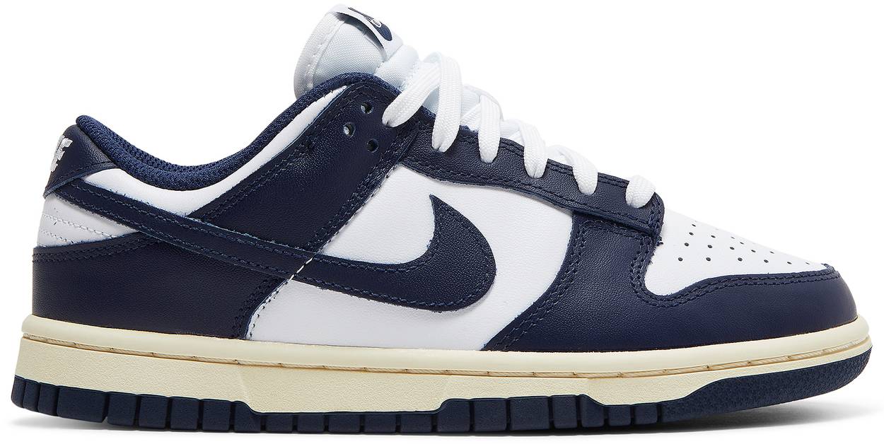 navy and white nike dunks