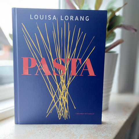 'Pasta' af Louisa Lorang