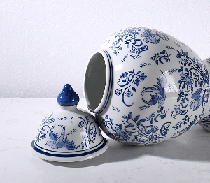 Chinese Style Blue and White Porcelain Ginger Jar Vase