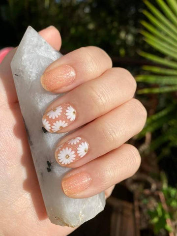 Nail business owner found her love nail wraps in Envolturas de uñas Huizi manufacturer