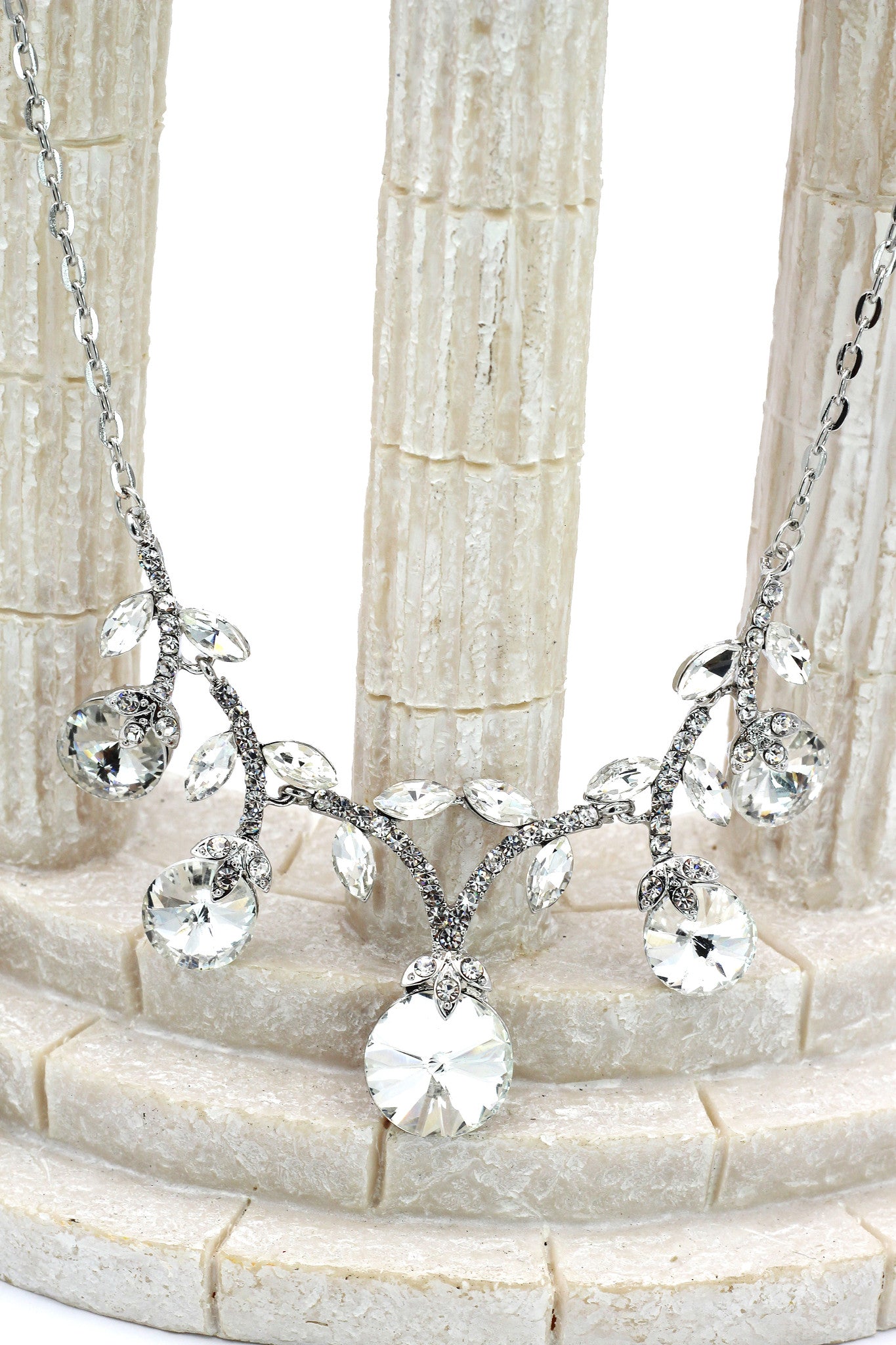 elegant sparkling white crystal necklace