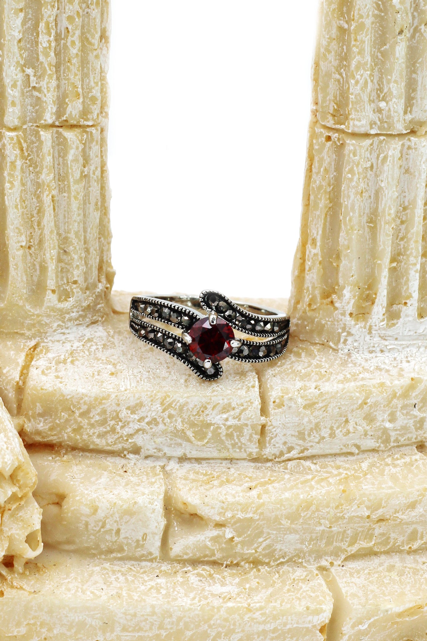 fashion red crystal silver ring