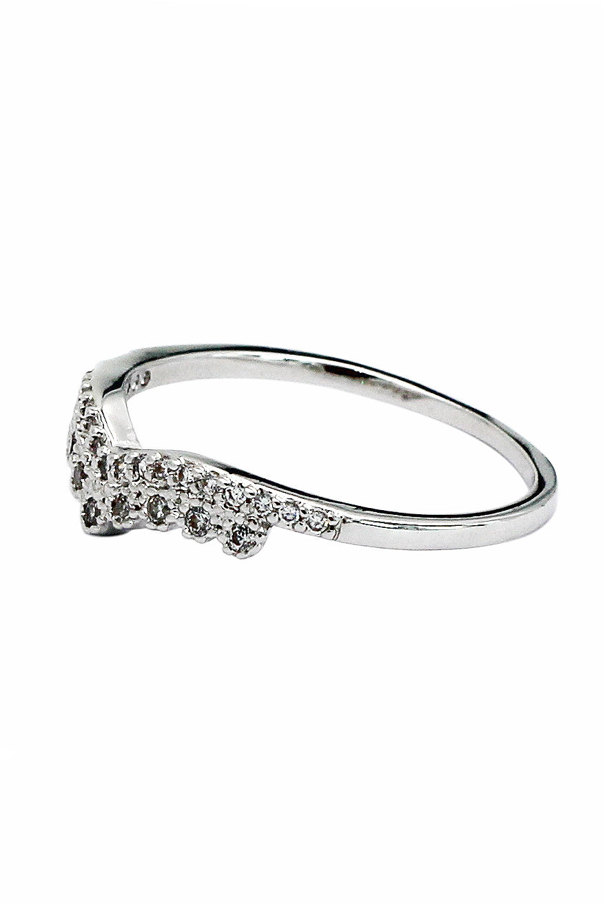 v-shaped crystal ring