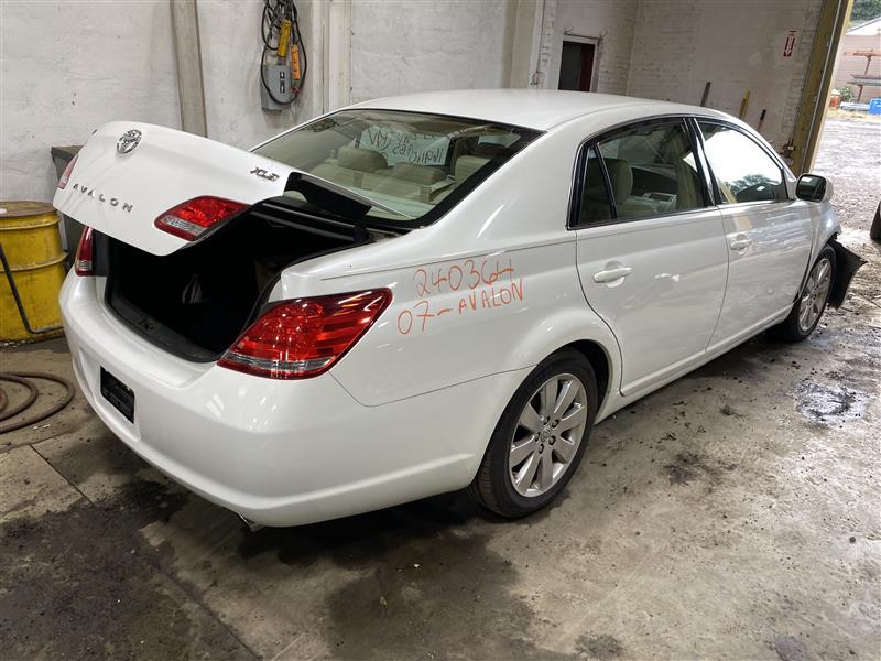 TOMSFOREIGN SIDE VIEW MIRROR Toyota Avalon 2005 05 2006 06 2007 07 2008 08 09 10 Left   1363314