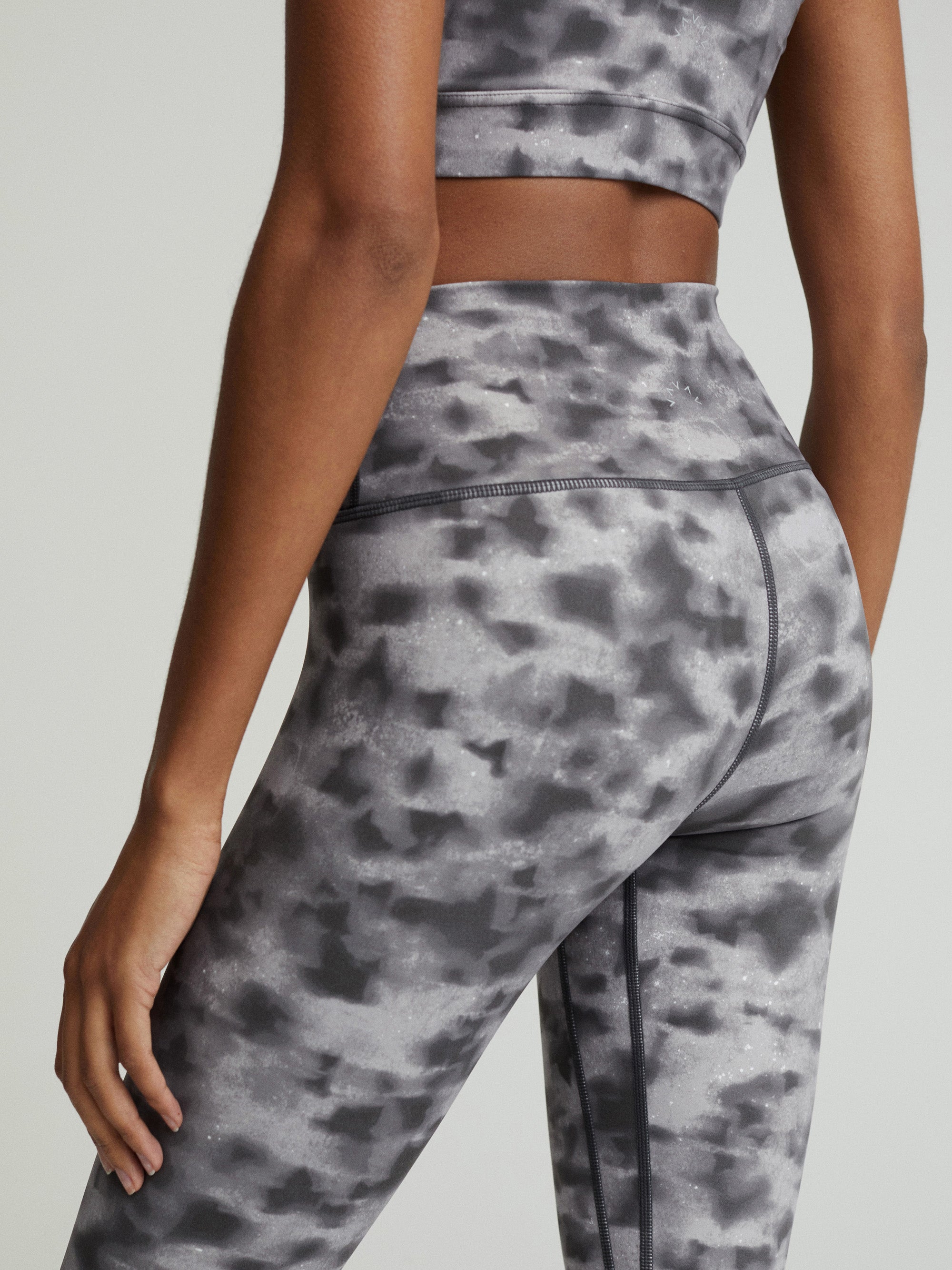 Lululemon zebra print crop - Gem