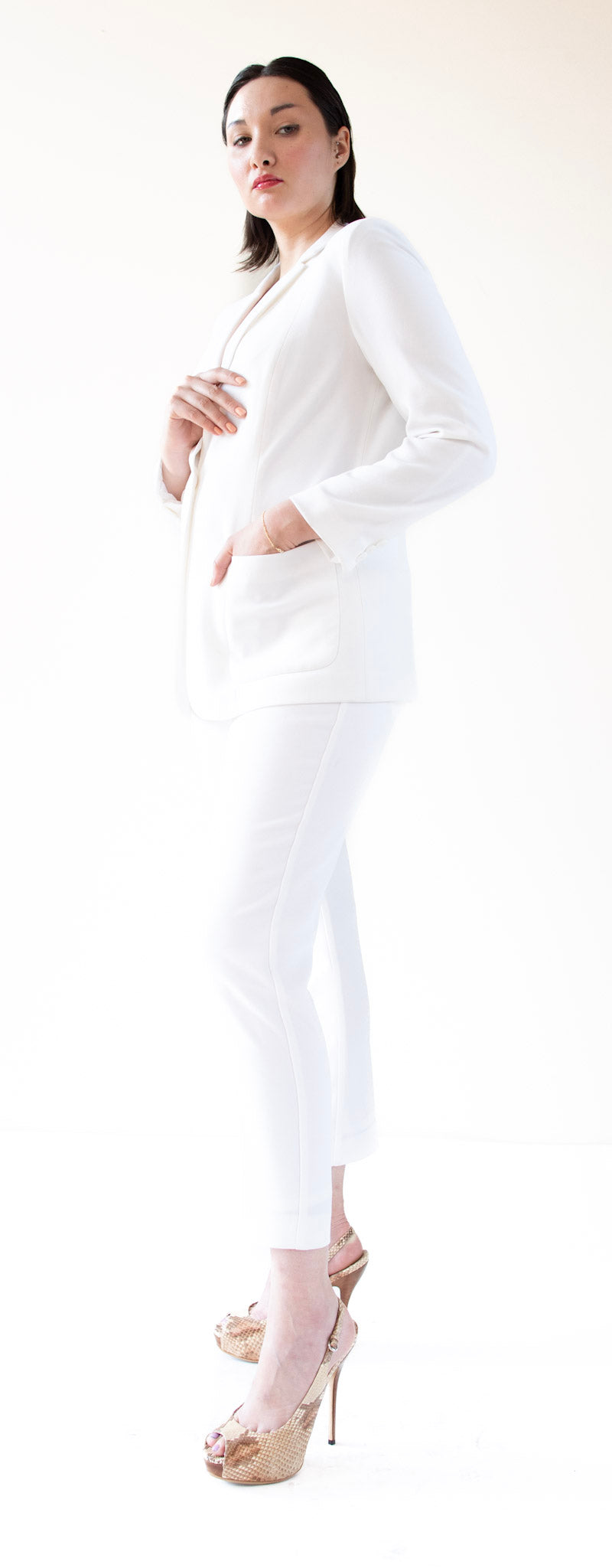 ELIE TAHARI White Blazer and Pant Ensemble