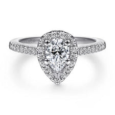 pear shape engagement ring