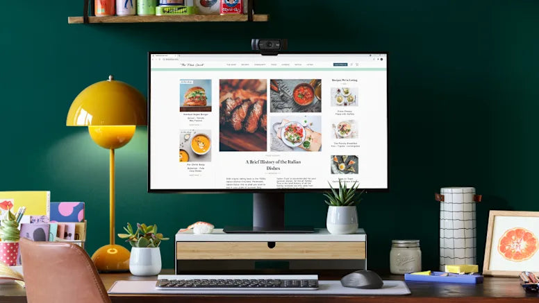 logi-m550-feature-4-connect-multiple-platform-food-blogger-desk-view-desktop.webp__PID:21256b76-0142-4e77-a7fa-eea7975400ac
