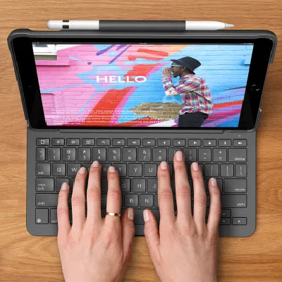 COMFORTABLE LAPTOP-LIKE TYPING