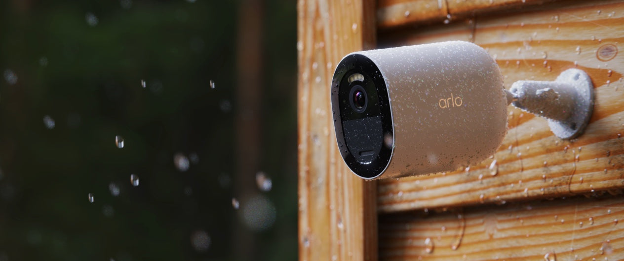 ARLO SMART CHIME. GET NOTIFIED, EVEN WHEN YOU'RE AWAY FROM YOUR PHONE