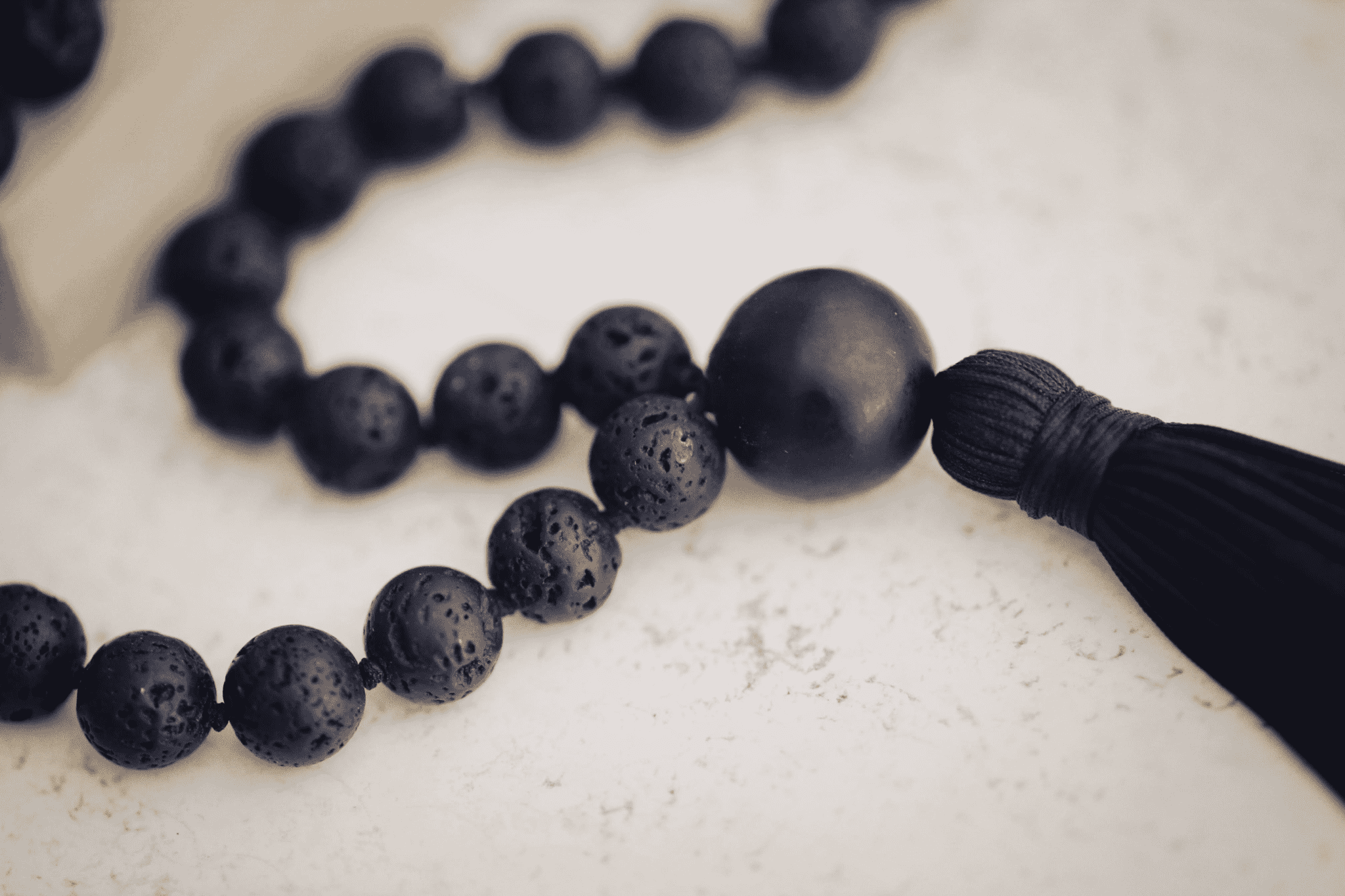 Shungite Stone: Benefits, Healing Effects and Uses