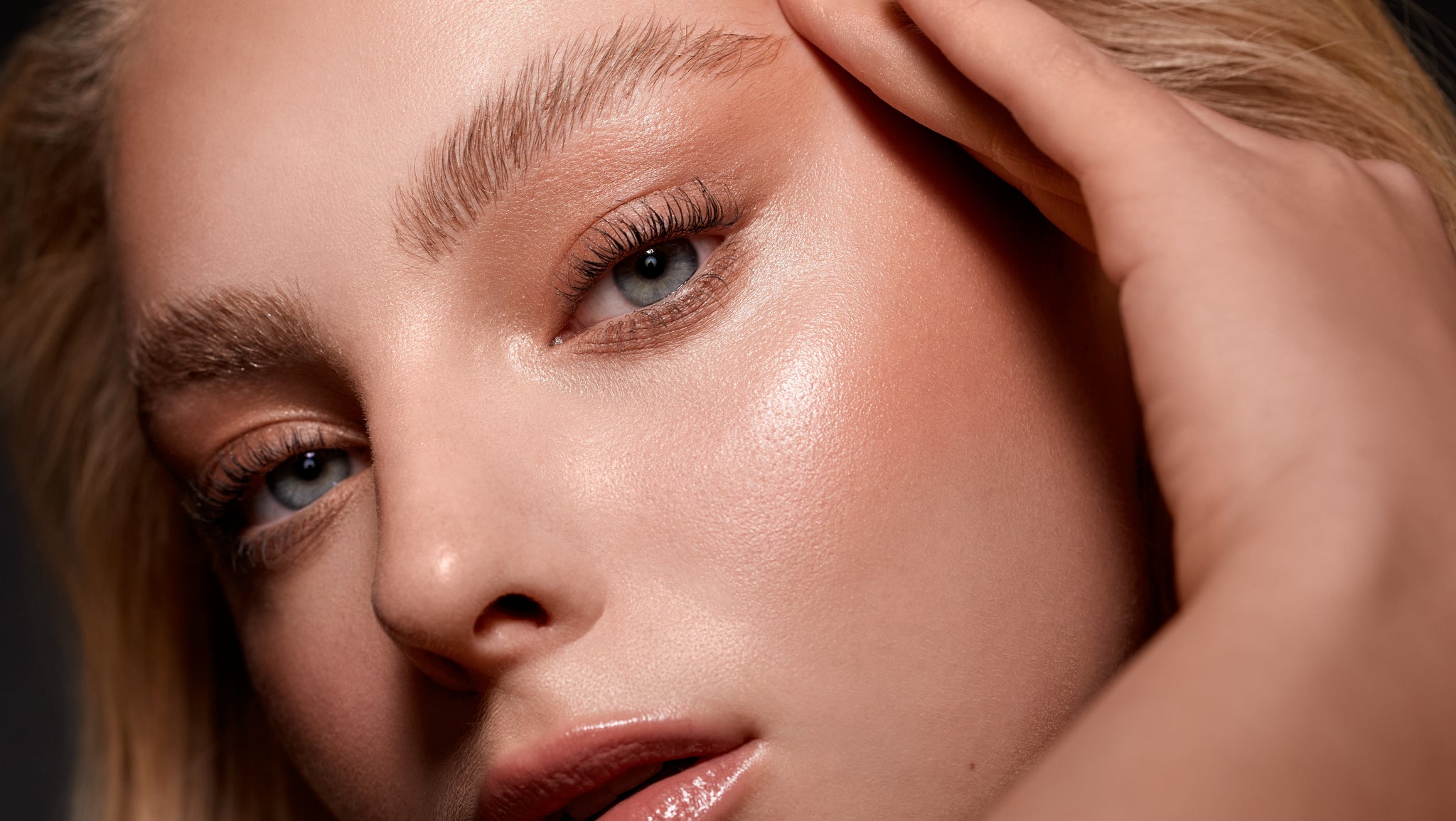 Close up of a model's lifted lashes