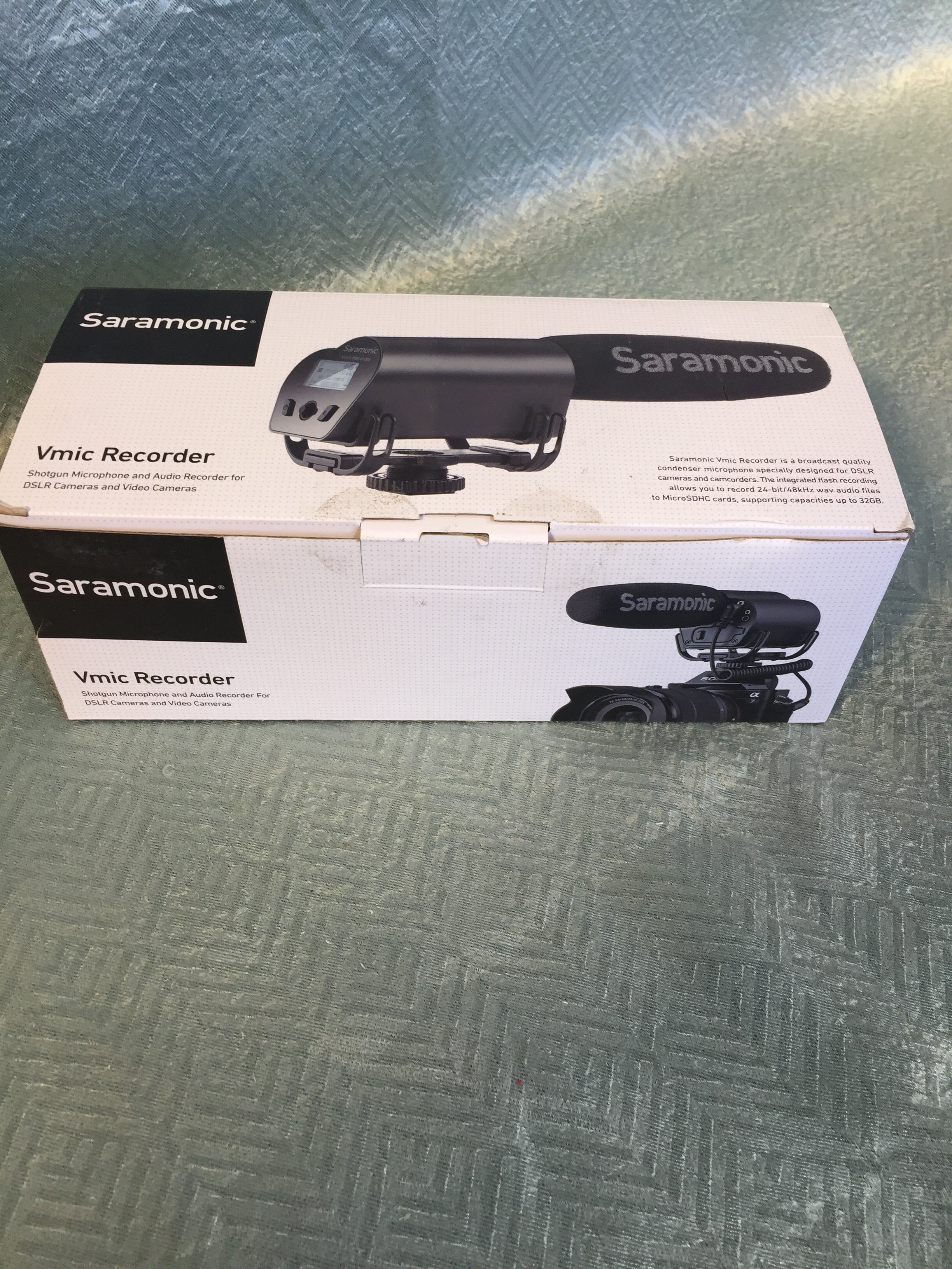 Saramonic VMIC Recorder Supercardioid Condenser Video Microphone w/ LCD display