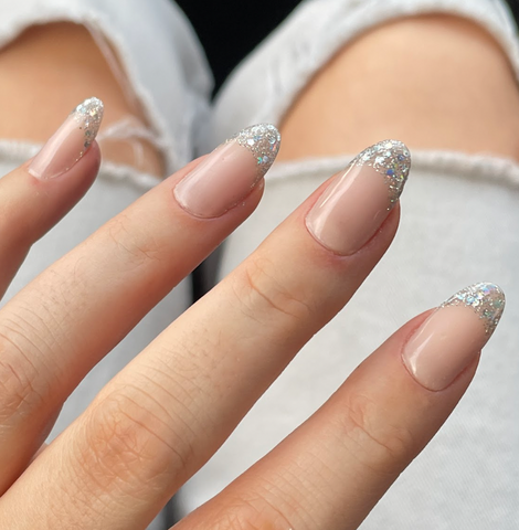 25 Stunning Silver Nails Perfect For The Party Season  Silver nail  designs, Nails design with rhinestones, Silver nails