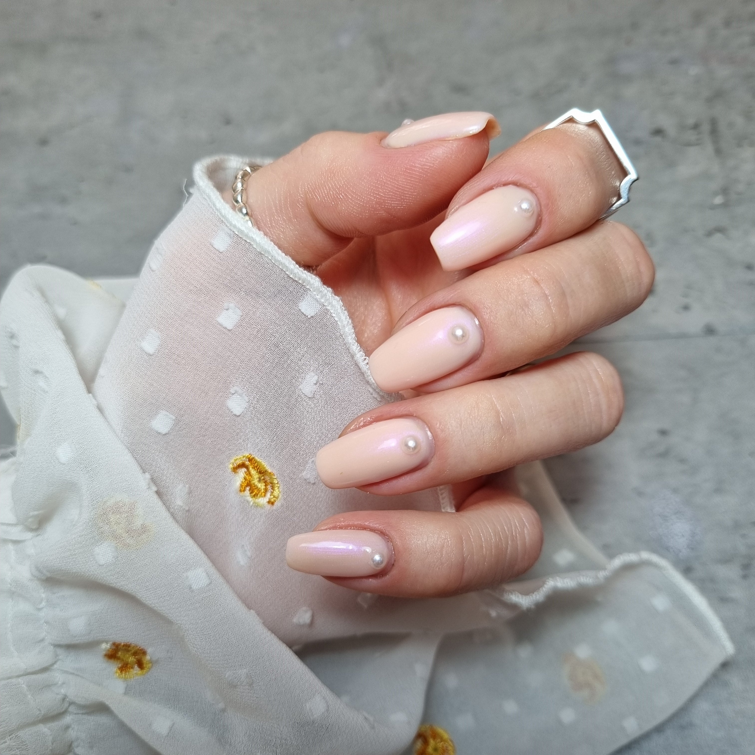 25 Stunning Oval Nail Designs You'll Love