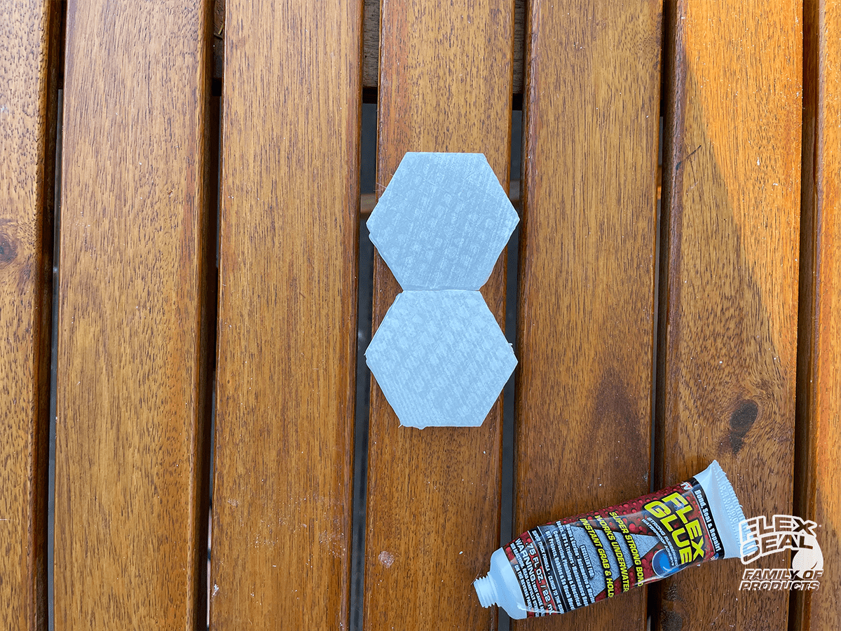 Join a second tile with Flex Glue Mini
