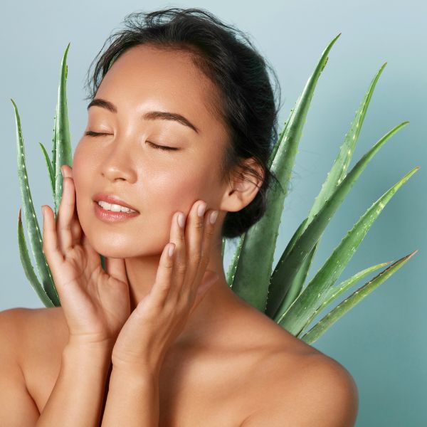 How To Get Rid Of Pimples And Dark Spots Using Aloe Vera