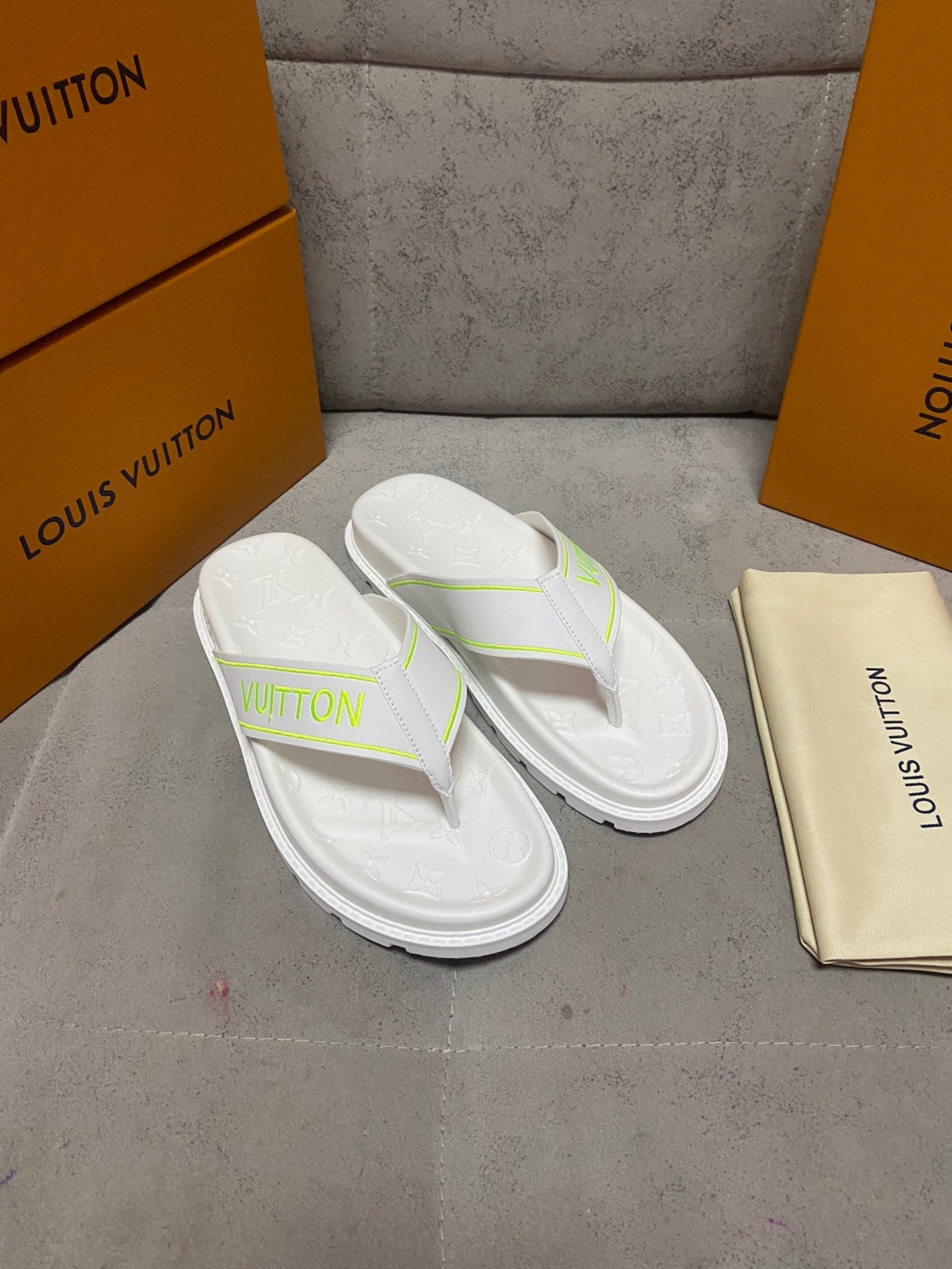 LV 2022 Popular Summer Women's Flats Men Slipper Sandals Sho