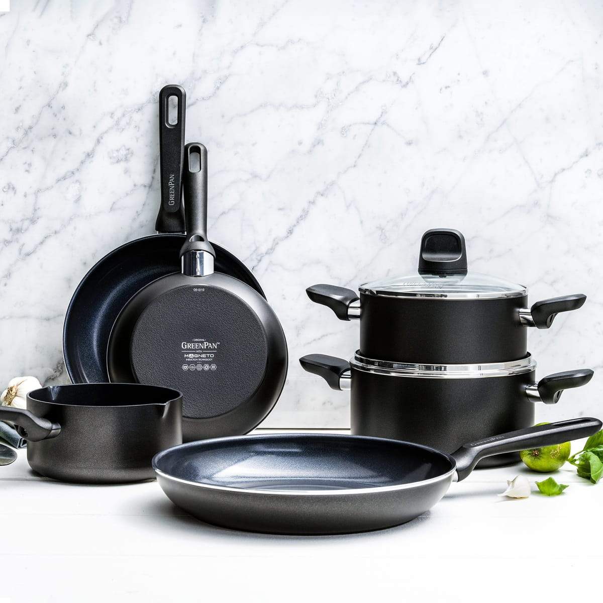 voor mij Delegeren Corporation Memphis Frying Pan, Black - 24cm | Healthy Ceramic Nonstick Cookware |  GreenPan Australia