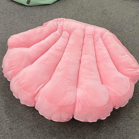 Clamshell bed