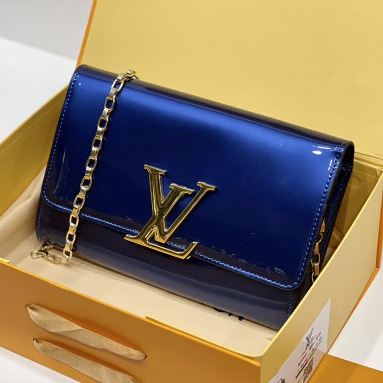 Louis Vuitton LV Flip Ladies Chain Bag Shoulder Bag-2