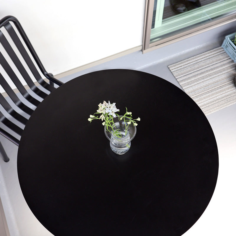 HAY テラゾーテーブルの魅力②：おしゃれに魅せるシルエットと素材とコントラスト