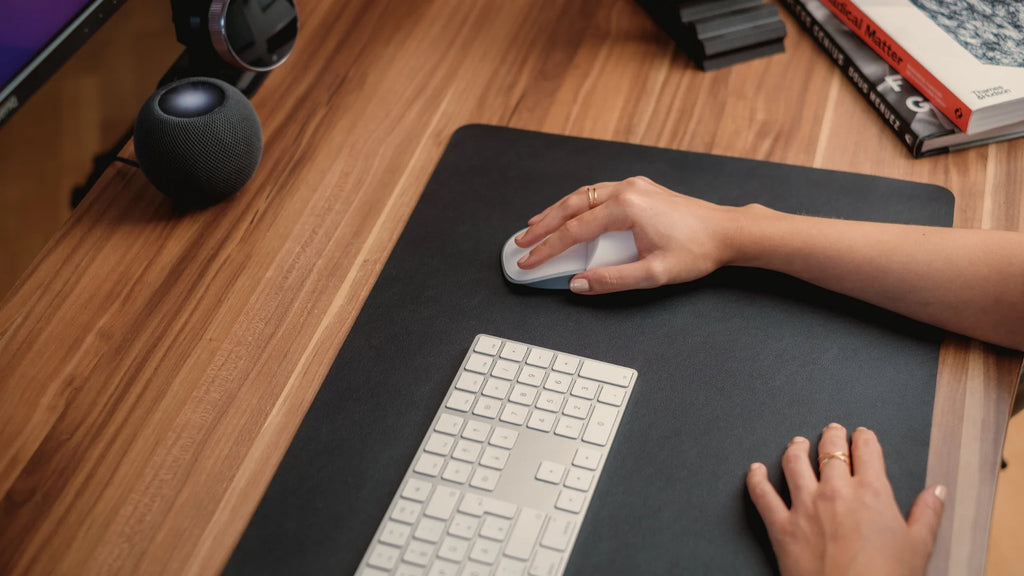 magic mouse with the solumics case on a mouse mat