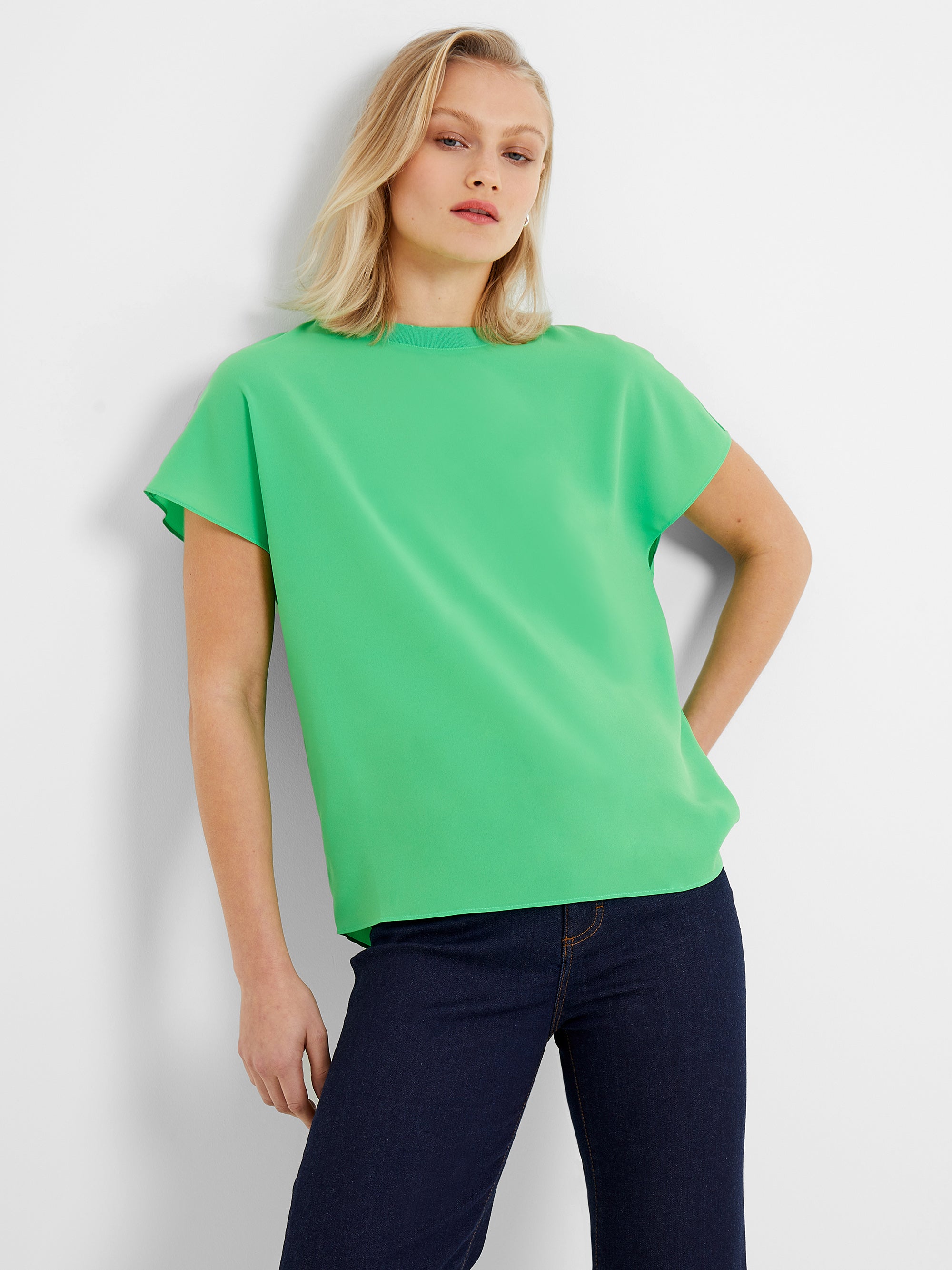 Crepe Light Crew Neck Top