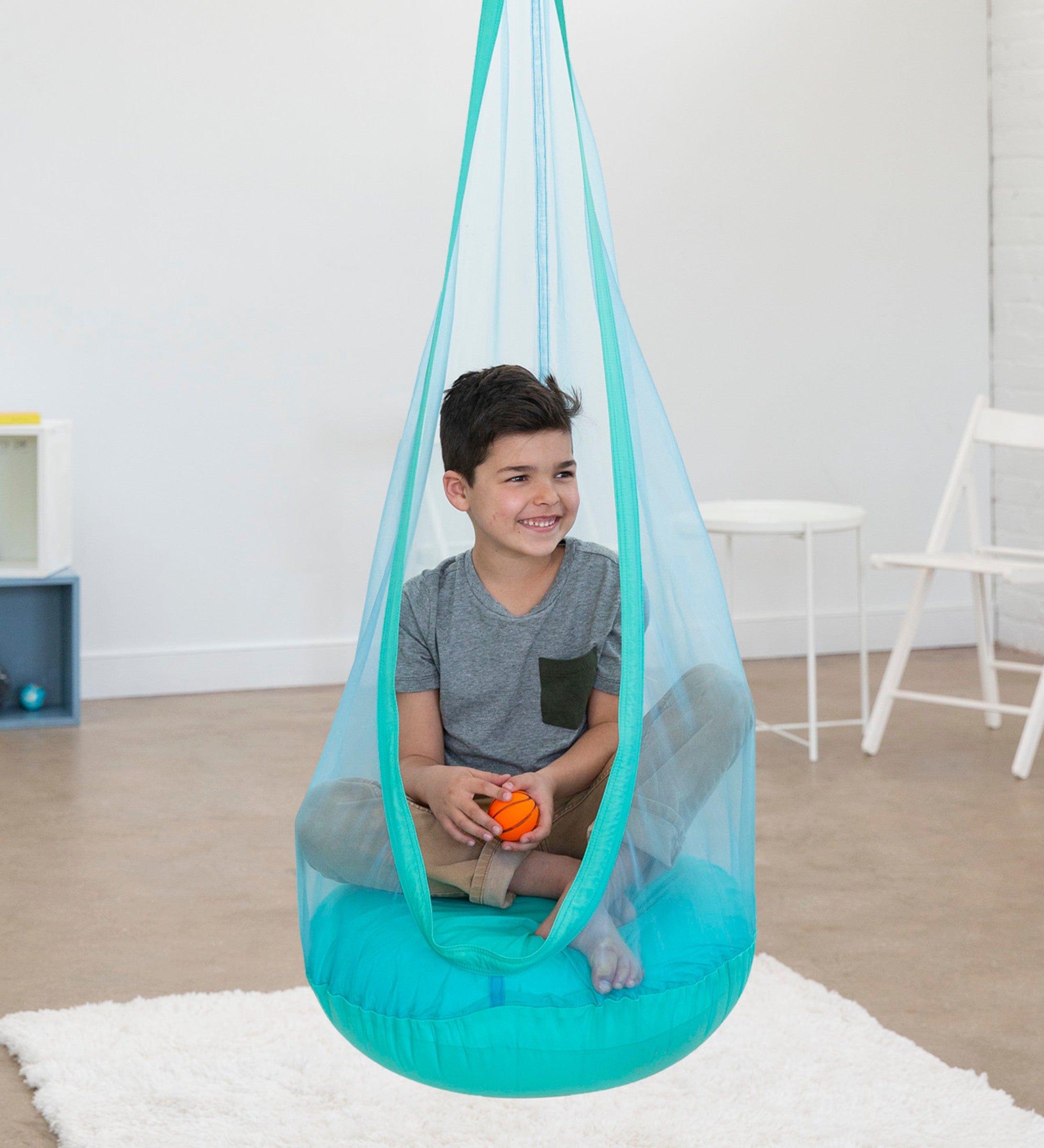 Huggle Pod Lite Mesh Hanging Chair