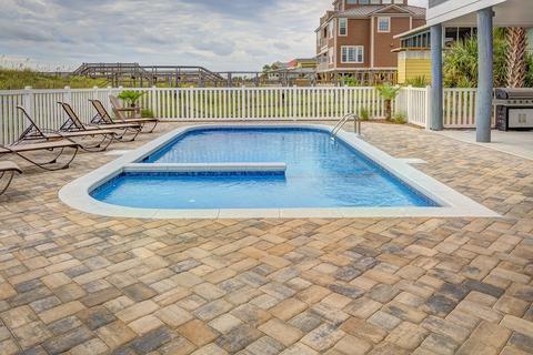 pool-natural-stone-tiles