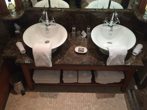 hotel-bathroom-double-sinks