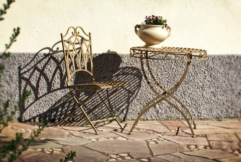 wrought-iron-chair-table