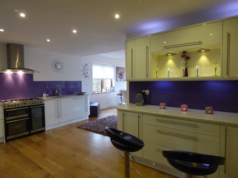 kitchen-lilac-accents