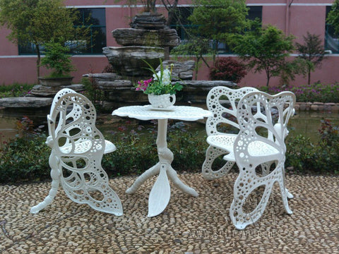 white-aluminum-furniture