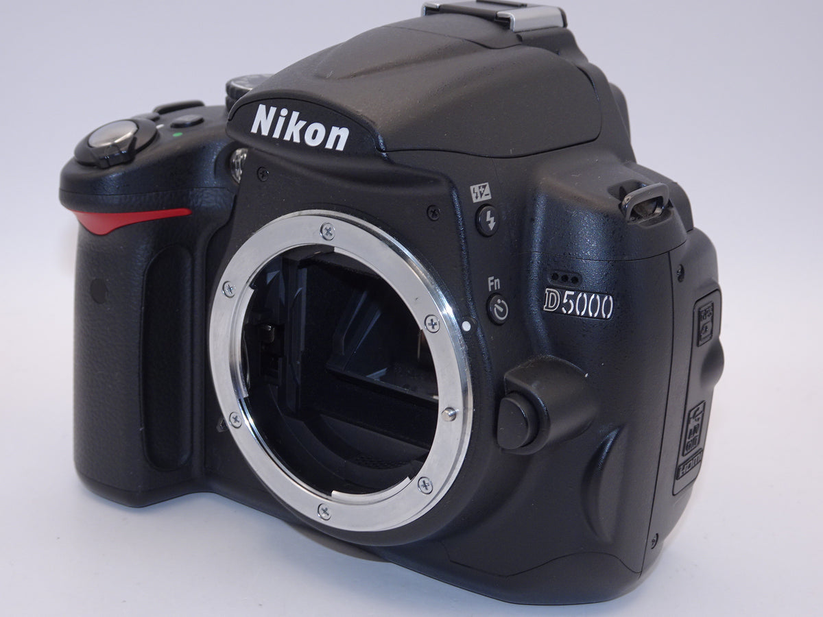デジタル一眼カメラ D5000 レンズキット - カメラ