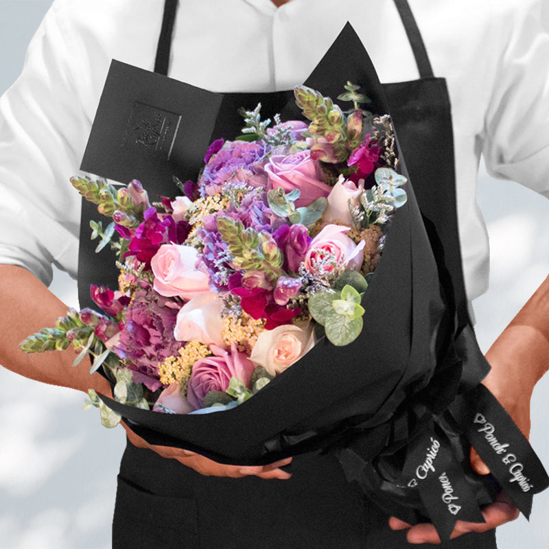 Bouquet Mix de Rosas Lilas y Rosadas con Eucalipto, Limonio y Nido de –  Toscana Flores