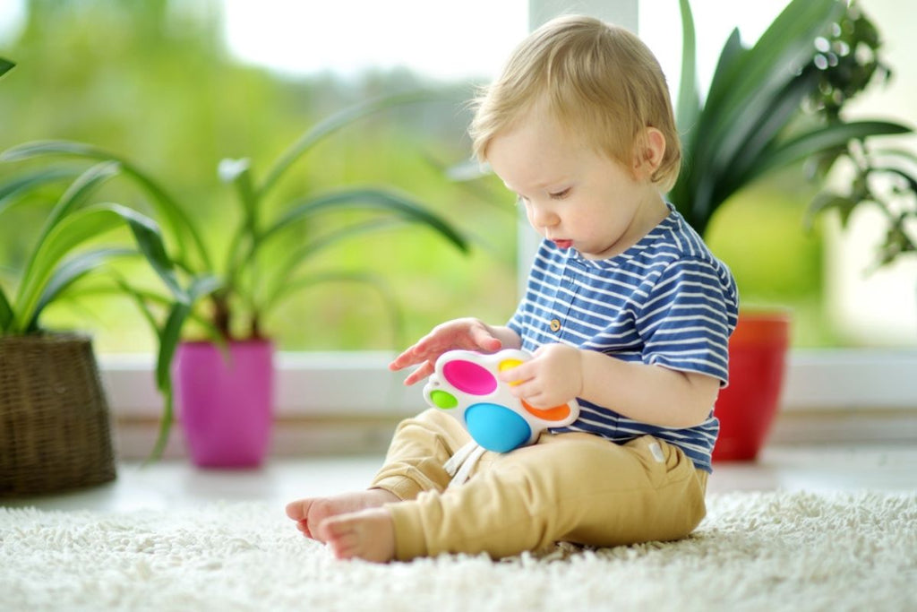 Jouet sensoriel bébé : 5 points pour tout savoir sur le sujet