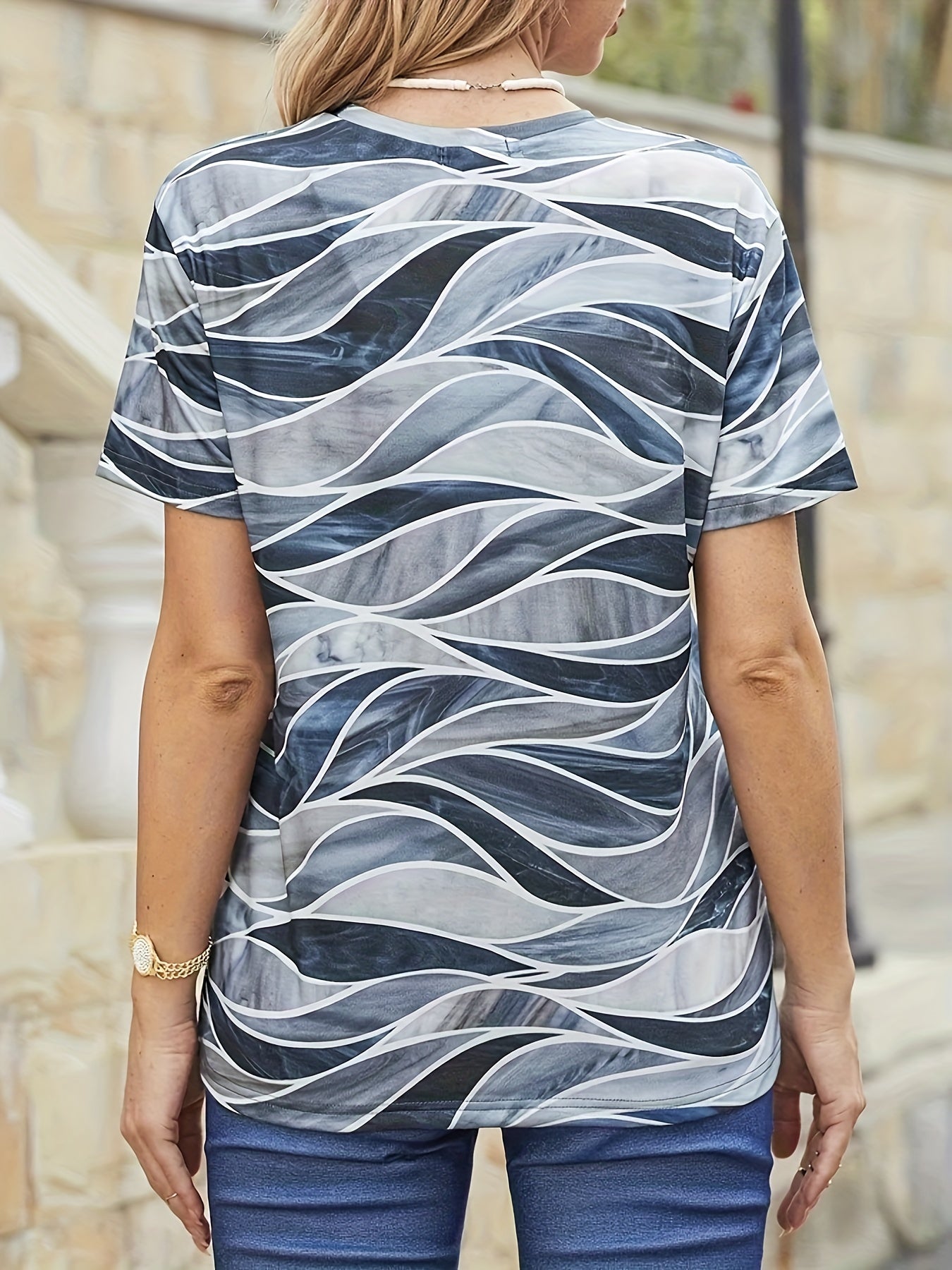 Romildi Women's Plus Size Colorblock Geometric Print T-Shirt - Comfortable and Stylish Short Sleeve Tee