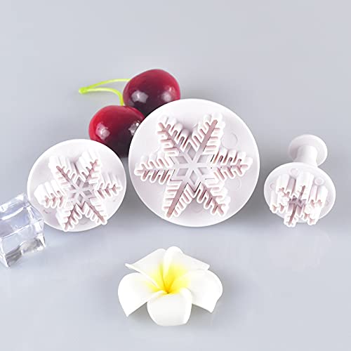 ilauke 6pcs Snowflake Cookie Cutters Decorating Fondant Embossing Tool Snowflake Plunger Cake Cutter