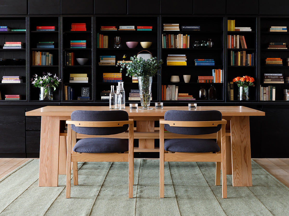 SOLIDO Dining Table