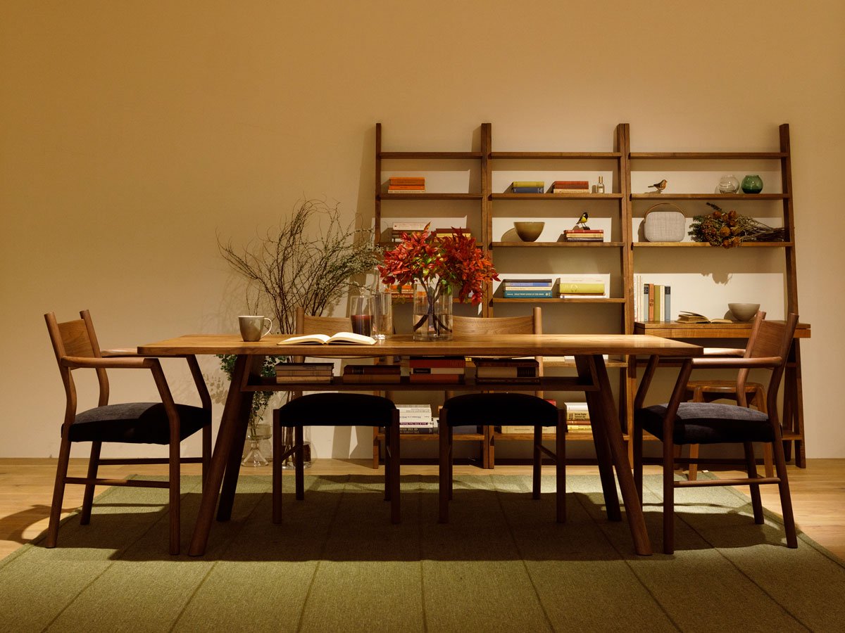 TIPO Dining Table