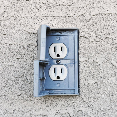 Outdoor outlet