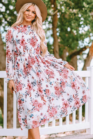 Flowy Dress for an Outdoor Photo Session