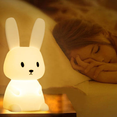 veilleuse-lapin-lumiere-douce-avec-enfant